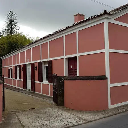 Casa Dona Beatriz بيت للعطل